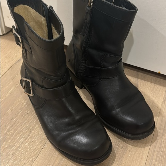 Boots Size 7.5 - Picture 1 of 4